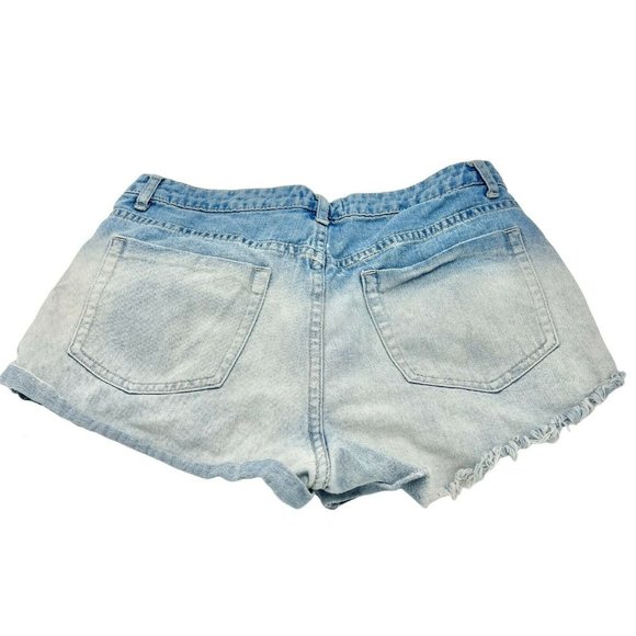 Forever 21 Blue Ombre Denim Distressed Shorts Size 28 Waist - Picture 2 of 7